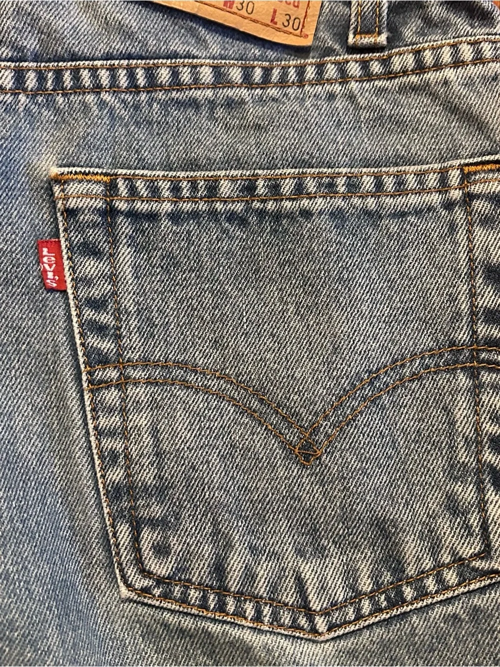 Vintage Levi’s 505 Regular Fit Straight Leg Red Tab Faded Blue Denim Jeans 30x30